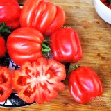 عکس کوچک بذر گوجه فرنگی قرمز دندانه دار